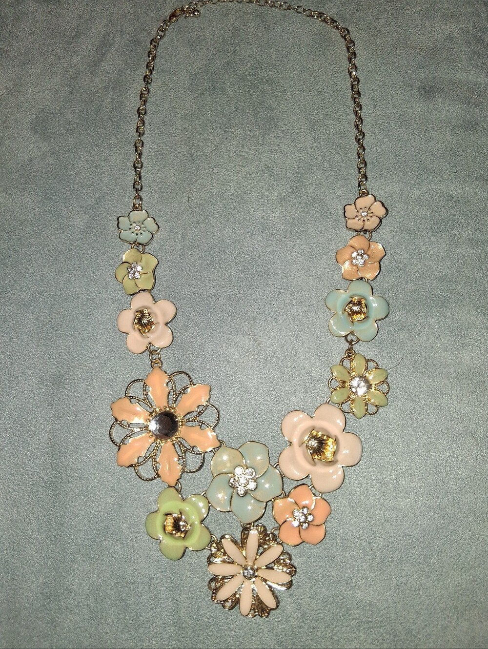 Beautiful Flower Statement Necklace